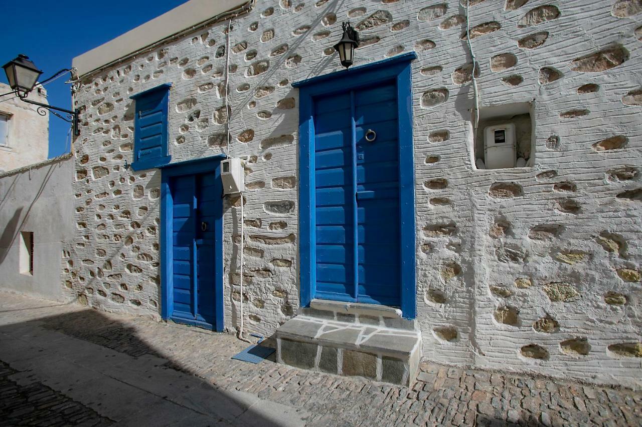 Le Petit Chateau Ano Syros Exterior photo